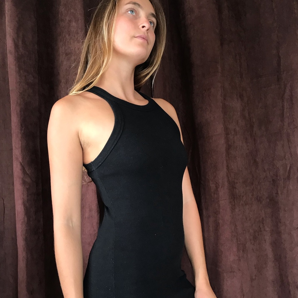 Mini right ribbed black dress